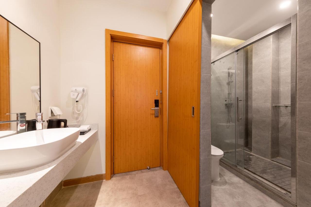 Xana Lite Hotel - Guangzhou Fangcun Huadiwan Metro Station Ngoại thất bức ảnh