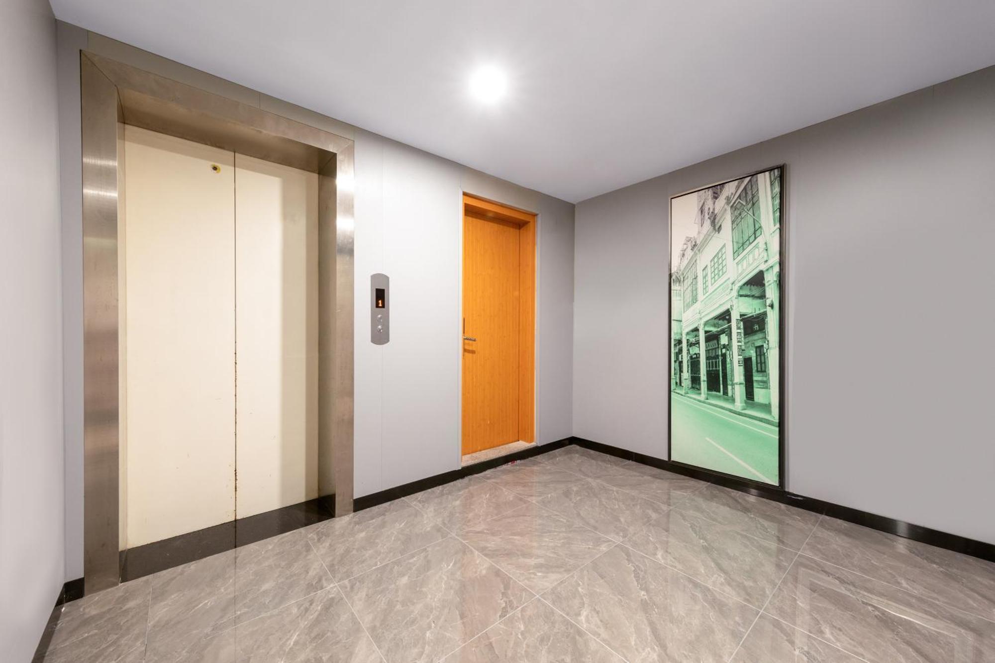 Xana Lite Hotel - Guangzhou Fangcun Huadiwan Metro Station Ngoại thất bức ảnh