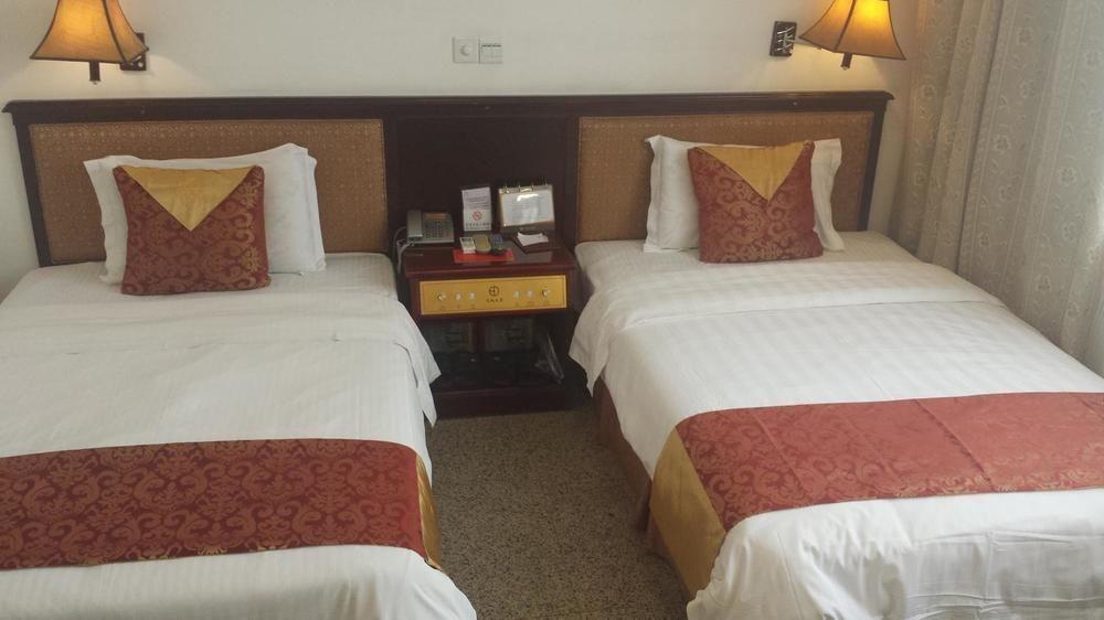 Xana Lite Hotel - Guangzhou Fangcun Huadiwan Metro Station Ngoại thất bức ảnh